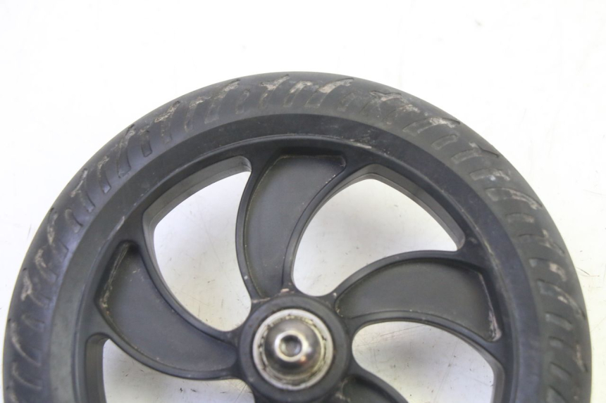 photo de VORDERRADFELGE UND REIFEN MOOVWAY Z8 1