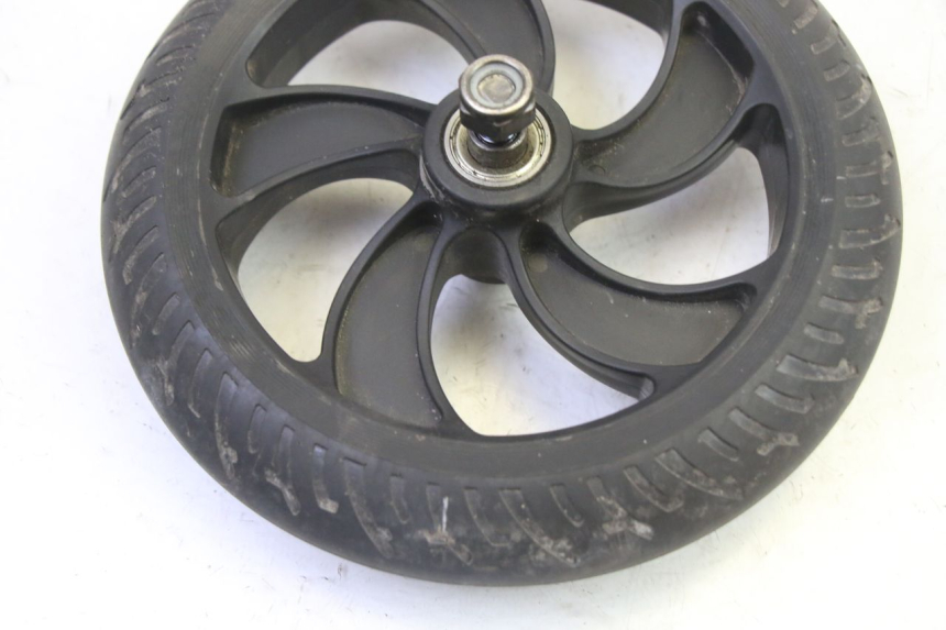 photo de VORDERRADFELGE UND REIFEN MOOVWAY Z8 1