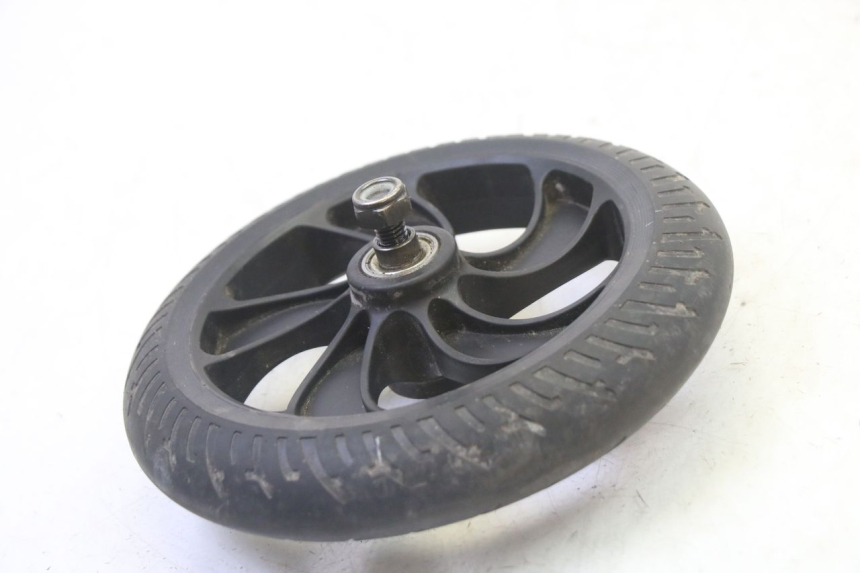 photo de VORDERRADFELGE UND REIFEN MOOVWAY Z8 1