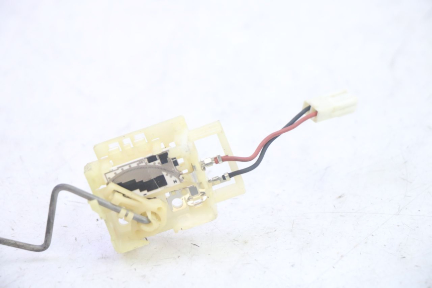 photo de TANKGEBER YAMAHA FZ6 N FAZER 600 (2004 - 2006) - Detailansicht des Bauteils