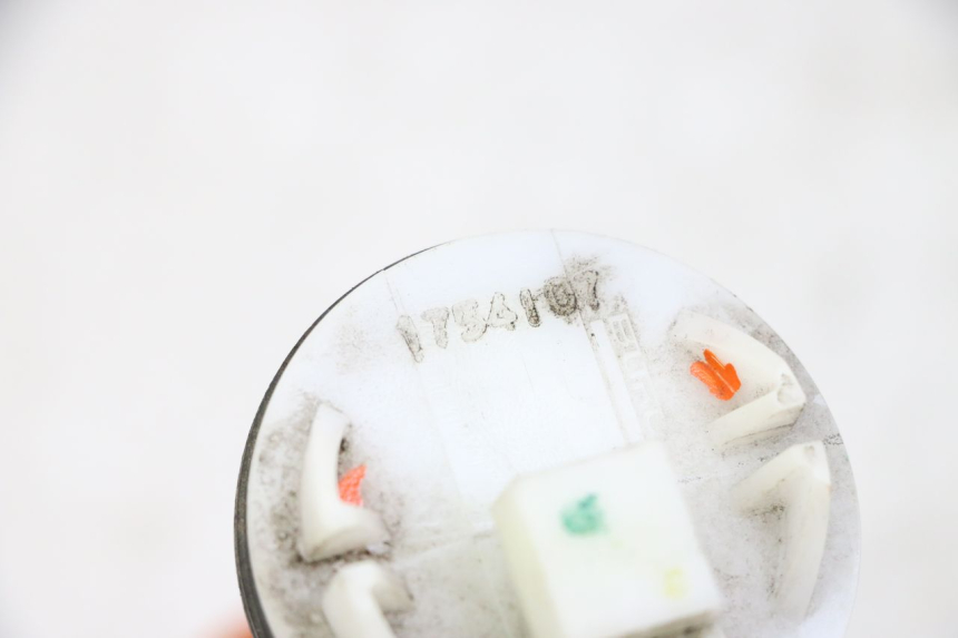 photo de KRAFTSTOFFTANKMESSSTAB PIAGGIO MP3 500 (2014 - 2016)