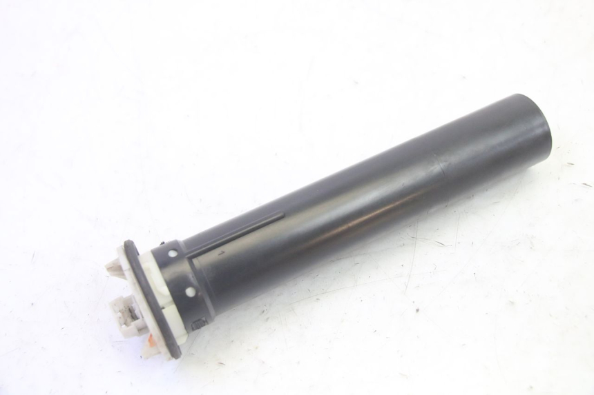 photo de KRAFTSTOFFTANKMESSSTAB PIAGGIO MP3 RL 250 (2007 - 2010) - Alternative Perspektive