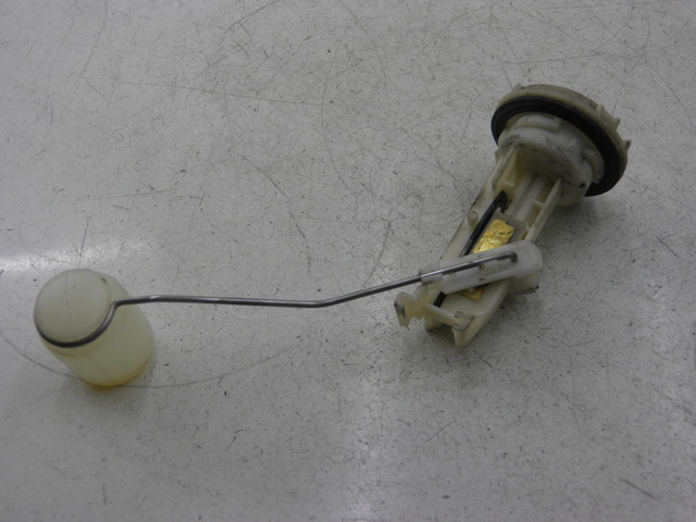 photo de KRAFTSTOFFTANKMESSSTAB PEUGEOT ELYSTAR 50 (2002 - 2014)