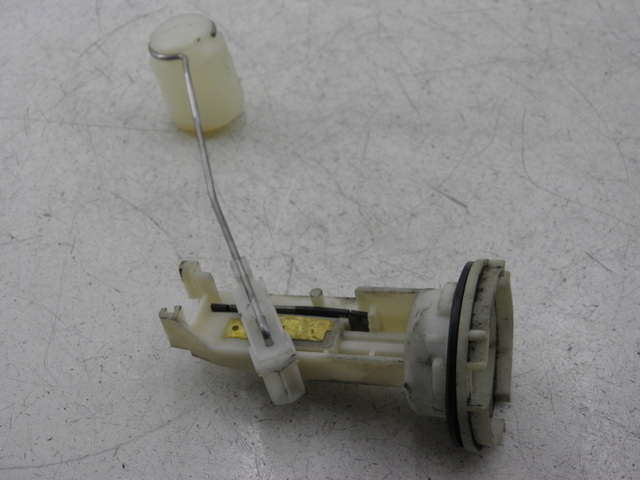 photo de KRAFTSTOFFTANKMESSSTAB PEUGEOT ELYSTAR 50 (2002 - 2014)