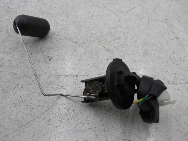 photo de TANKANZEIGE KRAFTSTOFF PEUGEOT TWEET 4T 50 (2010 - 2014)