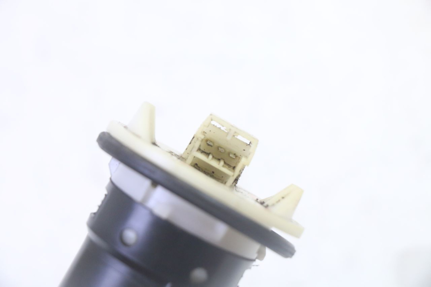 photo de KRAFTSTOFFTANKMESSSTAB GILERA RUNNER SP 50 (2009 - 2017)