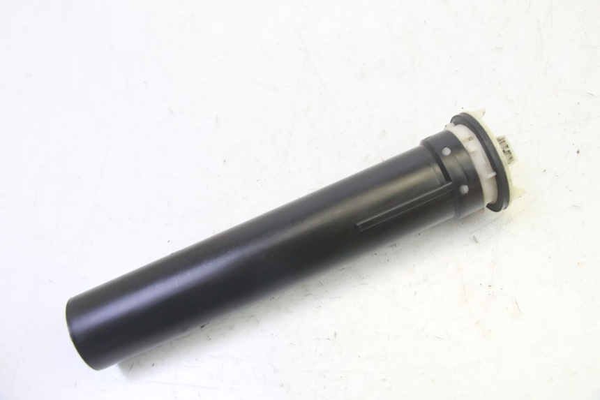 photo de KRAFTSTOFFTANKMESSSTAB PIAGGIO X8 125 (2004 - 2007) - Hauptansicht