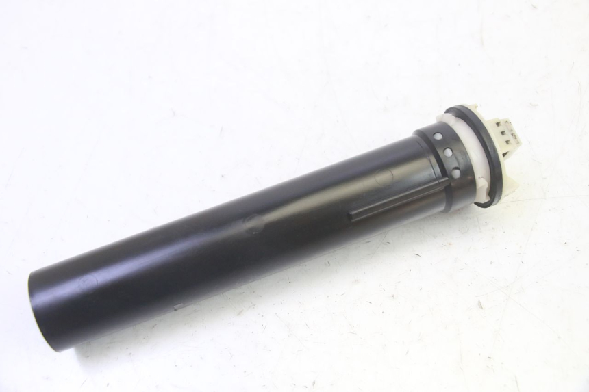 photo de KRAFTSTOFFTANKMESSSTAB PIAGGIO X8 125 (2004 - 2007) - Zoom auf Gebrauchszustand