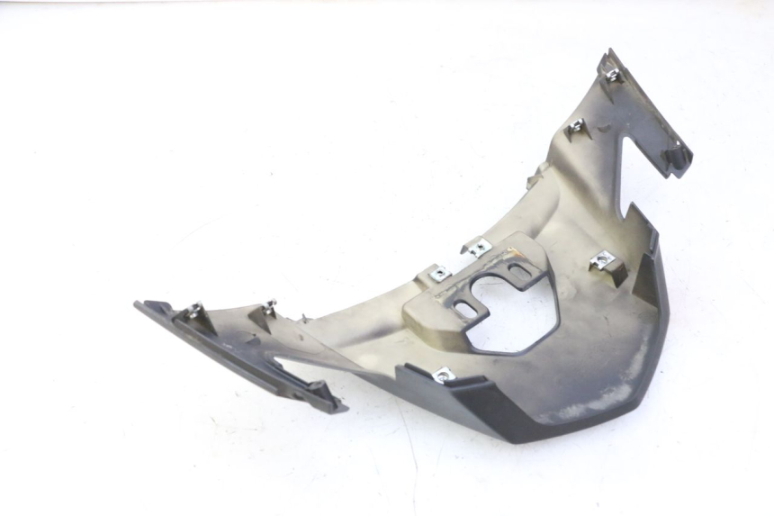 photo de VERKLEIDUNG HINTEN MITTE QUADRO 4 4D 350 (2015 - 2018)