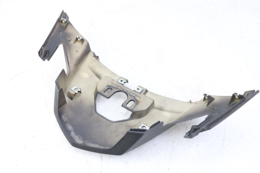 photo de VERKLEIDUNG HINTEN MITTE QUADRO 4 4D 350 (2015 - 2018)