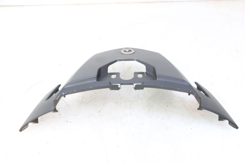 photo de VERKLEIDUNG HINTEN MITTE QUADRO 4 4D 350 (2015 - 2018)