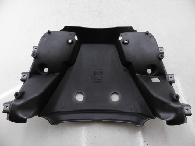 photo de VERKLEIDUNG HINTEN MITTE APRILIA ATLANTIC 125 (2003 - 2009)