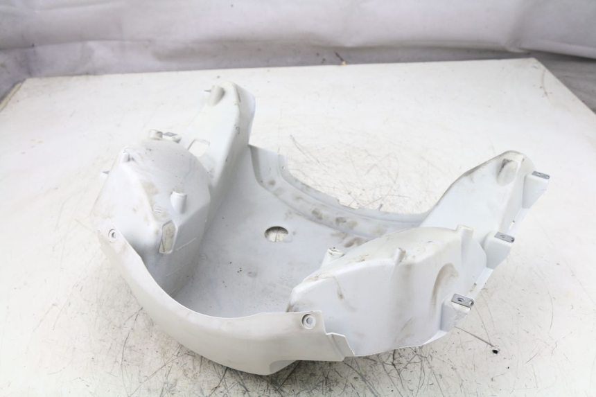 photo de VERKLEIDUNG HINTEN MITTE APRILIA ATLANTIC S 125 (2010 - 2013)