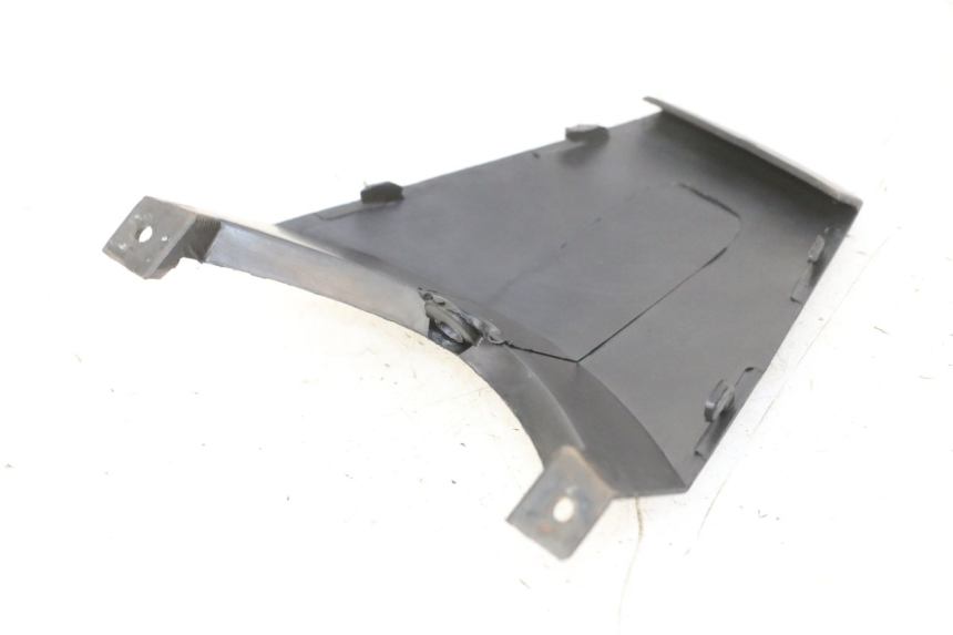 photo de VERKLEIDUNG HINTEN MITTE STAHO FH 50 (2018 - 2019)