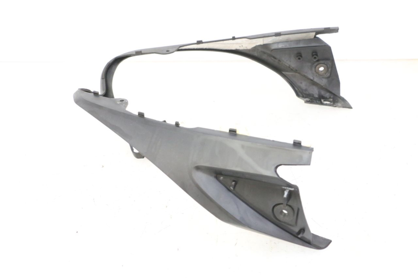 photo de VERKLEIDUNG HINTEN MITTE YAMAHA FZ6 FAZER S2 600 (2007 - 2011)