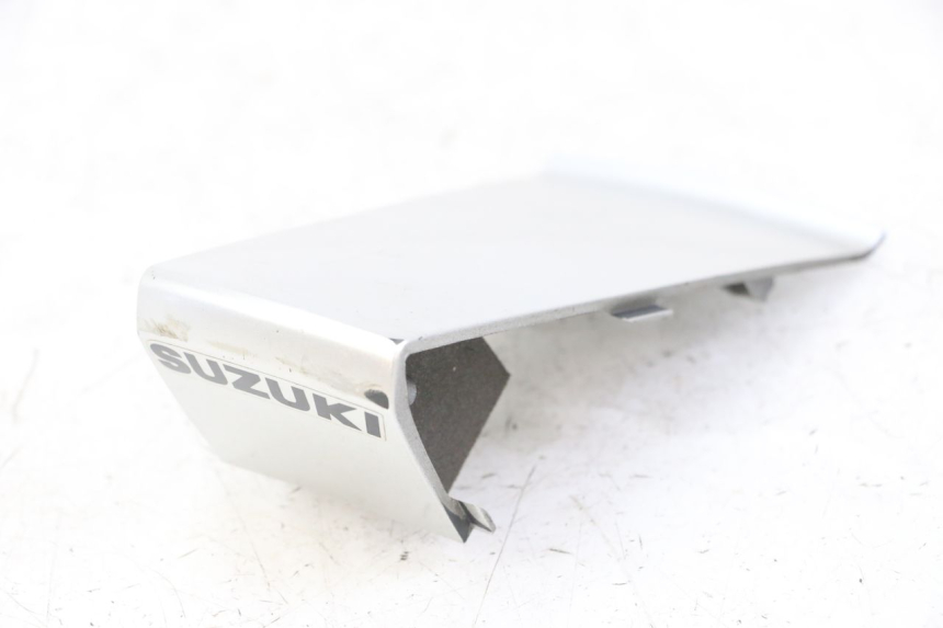 photo de VERKLEIDUNG HINTEN MITTE SUZUKI GS GSE 500 (2001 - 2003)
