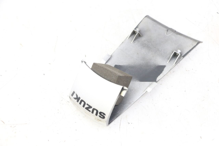 photo de VERKLEIDUNG HINTEN MITTE SUZUKI GS GSE 500 (2001 - 2003)