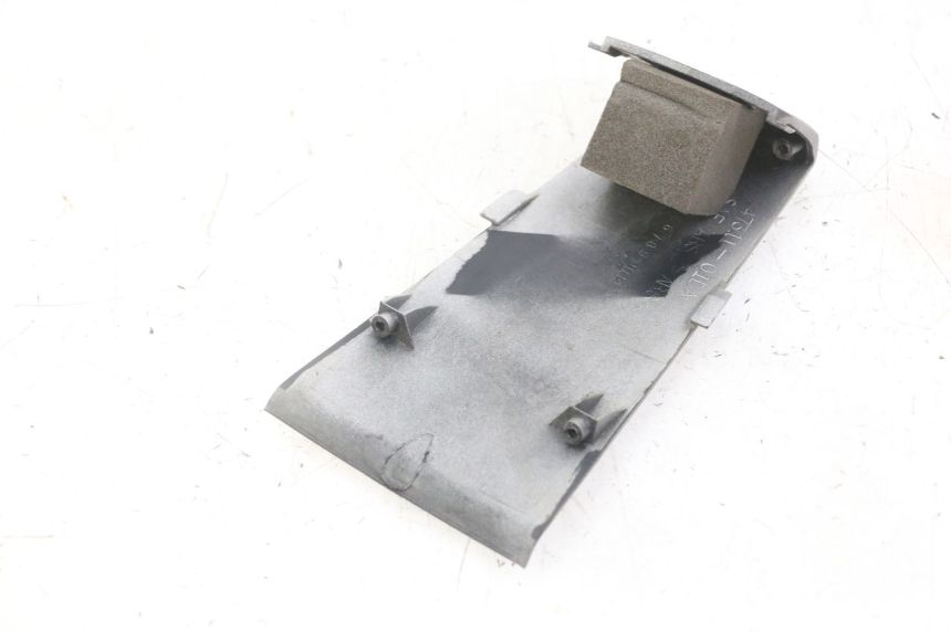 photo de VERKLEIDUNG HINTEN MITTE SUZUKI GS GSE 500 (2001 - 2003)