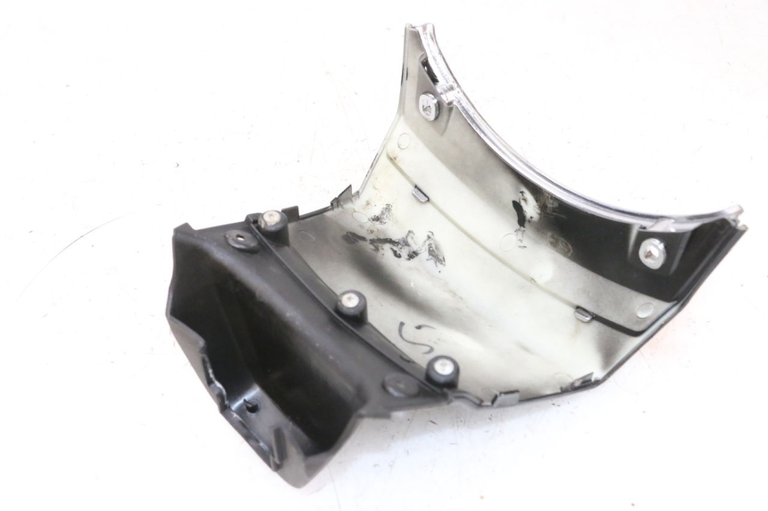 photo de VERKLEIDUNG HINTEN MITTE JM MOTORS GTS 125 (2015 - 2019) - Zoom auf Gebrauchszustand