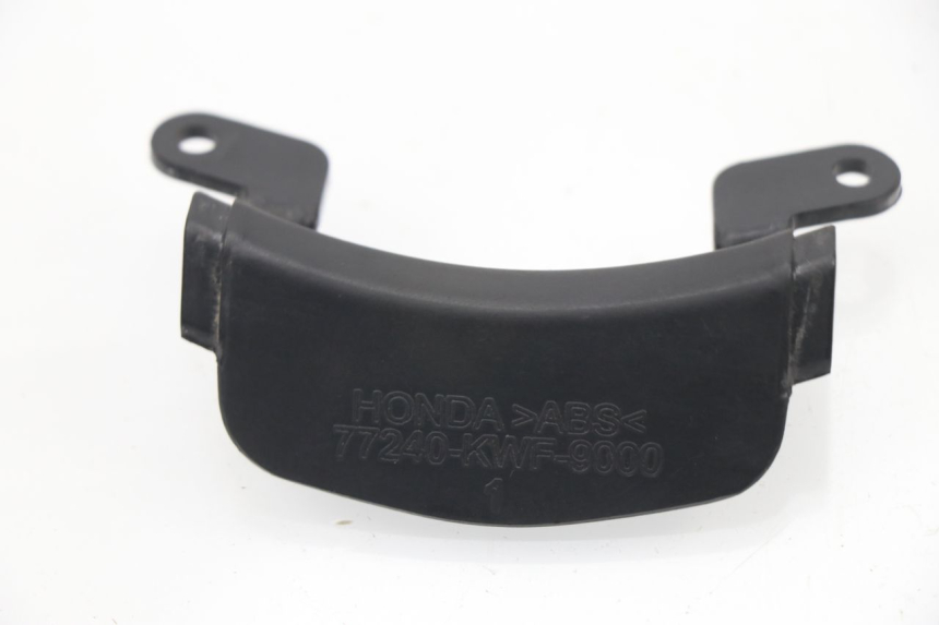 photo de VERKLEIDUNG HINTEN MITTE HONDA CBF 125 (2009 - 2015)