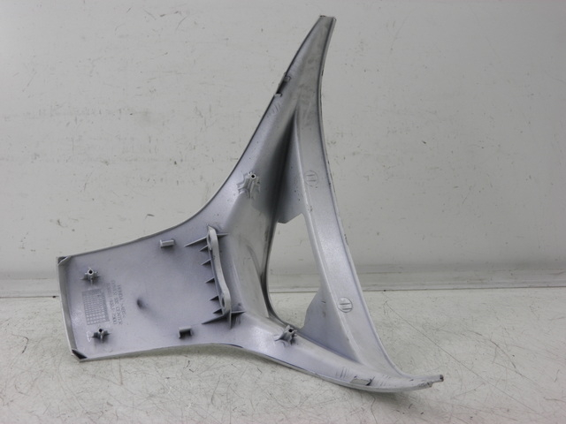 photo de VERKLEIDUNG HINTEN MITTE HONDA FES S-WING SWING 125 (2007 - 2015)