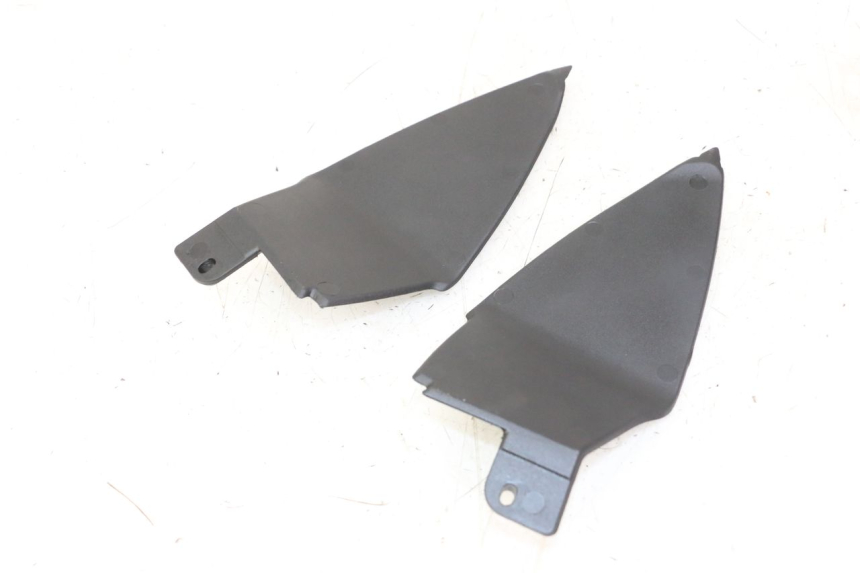photo de VERKLEIDUNG HINTEN MITTE UNTER APRILIA SR MOTARD 50 (2012 - 2018)