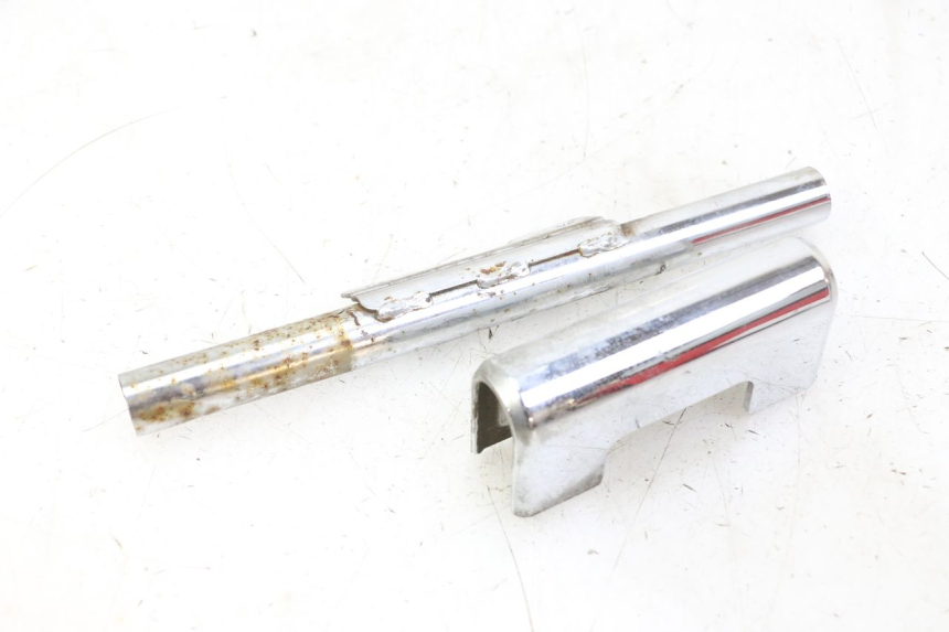 photo de VERKLEIDUNG HINTEN MITTE UNTER HYOSUNG GV AQUILA 125 (2000 - 2004)