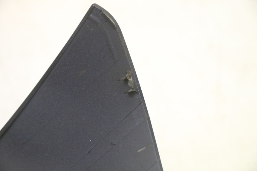 photo de UNTERE HINTERE VERKLEIDUNGSVERBINDUNG SUZUKI BURGMAN 125 (2007 - 2014)