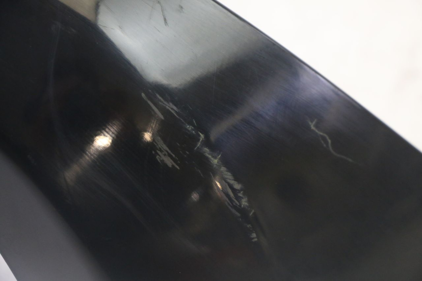 photo de UNTERE HINTERE VERKLEIDUNGSVERBINDUNG SUZUKI BURGMAN 125 (2007 - 2014)