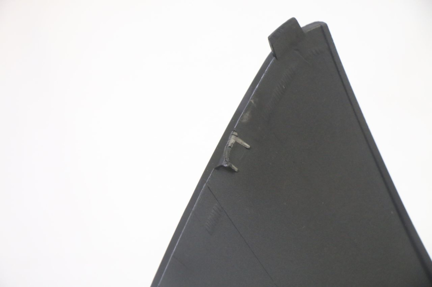 photo de UNTERE HINTERE VERKLEIDUNGSVERBINDUNG SUZUKI BURGMAN 125 (2007 - 2014)