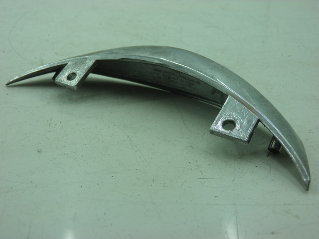 photo de VERKLEIDUNG HINTEN MITTE UNTER DAELIM BESBI 125 (2007 - 2008)
