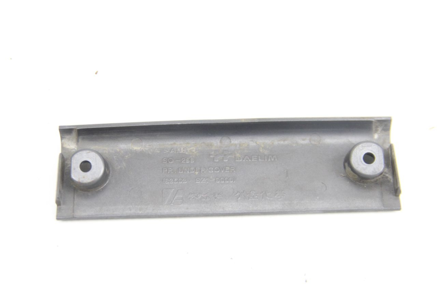 photo de VERKLEIDUNG HINTEN MITTE UNTER DAELIM S2 125 (2006 - 2007)