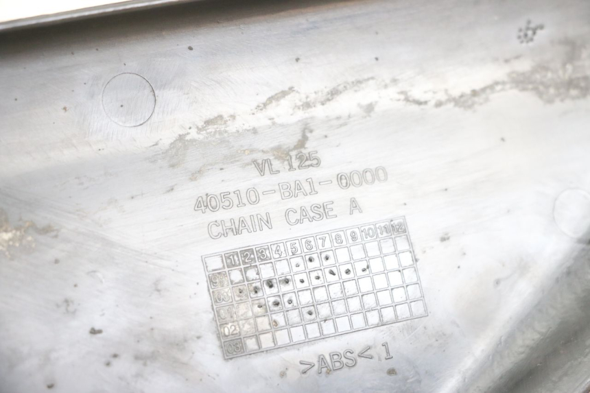 photo de VERKLEIDUNG HINTEN MITTE UNTER DAELIM VL DAYSTAR 125 (2000 - 2011)