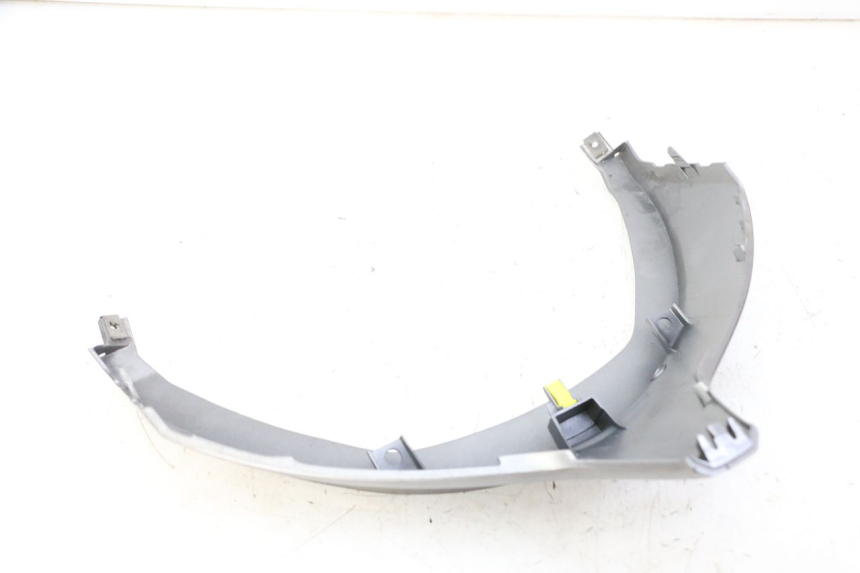 photo de VERKLEIDUNG HINTEN MITTE UNTER HONDA FORZA ABS 300 (2013 - 2019)