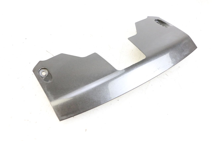 photo de VERKLEIDUNG HINTEN MITTE UNTER HONDA FJS SILVER WING SILVERWING 400 (2005 - 2008)