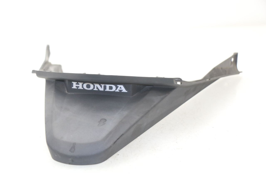 photo de VERKLEIDUNG HINTEN MITTE UNTER HONDA PCX (JF57/JF64) 125 (2014 - 2018)