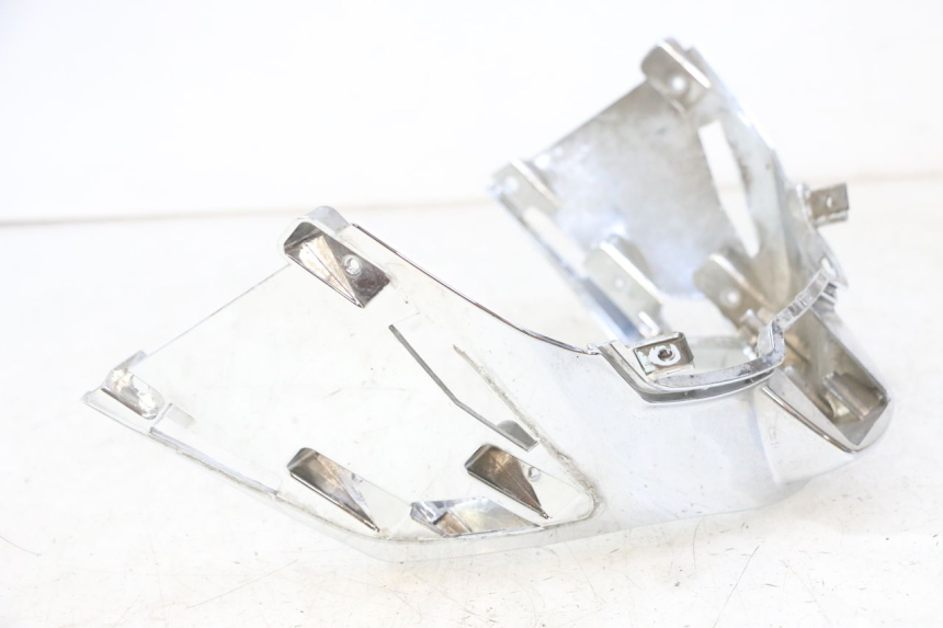 photo de VERKLEIDUNG HINTEN MITTE UNTER KYMCO LIKE 4T 50 (2019 - 2025)