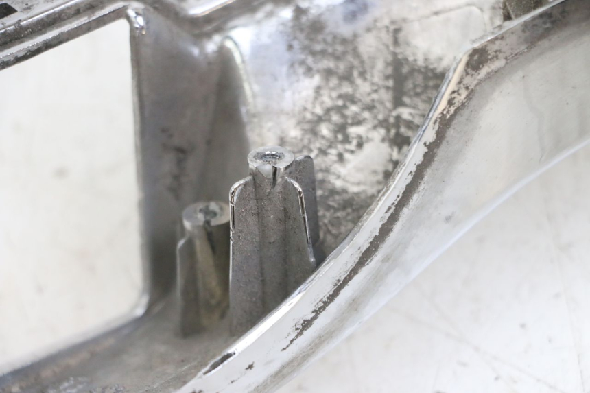 photo de VERKLEIDUNG HINTEN MITTE UNTER KYMCO LIKE 4T 50 (2019 - 2025)