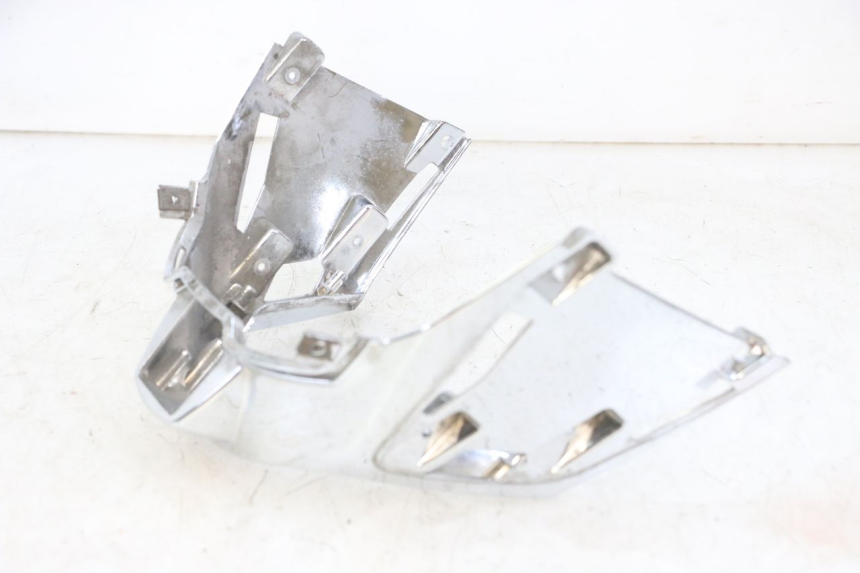 photo de VERKLEIDUNG HINTEN MITTE UNTER KYMCO LIKE 4T 50 (2019 - 2025)