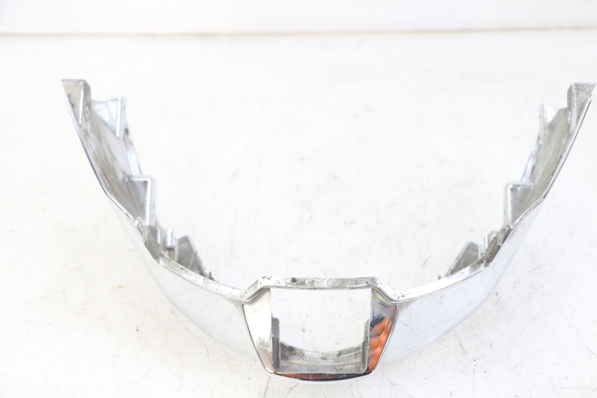 photo de VERKLEIDUNG HINTEN MITTE UNTER KYMCO LIKE 4T 50 (2019 - 2025)