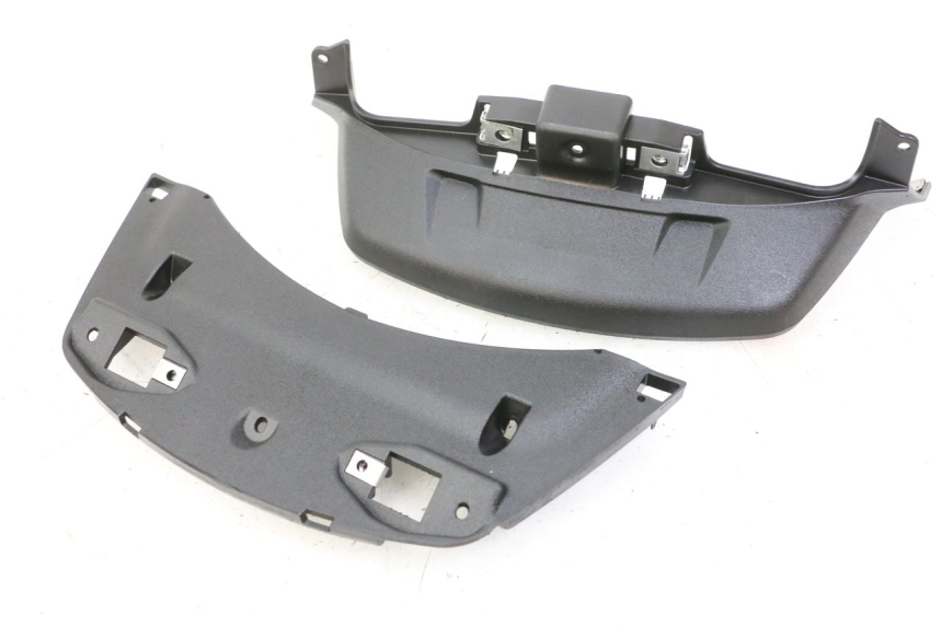 photo de VERKLEIDUNG HINTEN MITTE UNTER PIAGGIO MP3 500 (2014 - 2016)