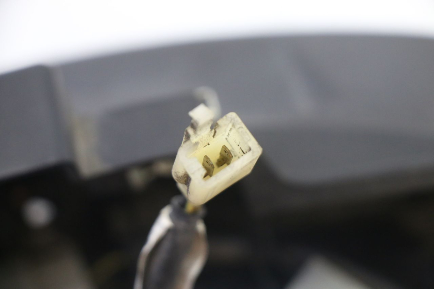 photo de VERKLEIDUNG HINTEN MITTE UNTER PIAGGIO MP3 500 (2014 - 2016)