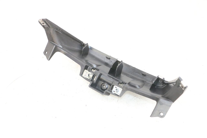 photo de VERKLEIDUNG HINTEN MITTE UNTER PIAGGIO MP3 500 (2016 - 2018) - Geprüftes Gebrauchtteil