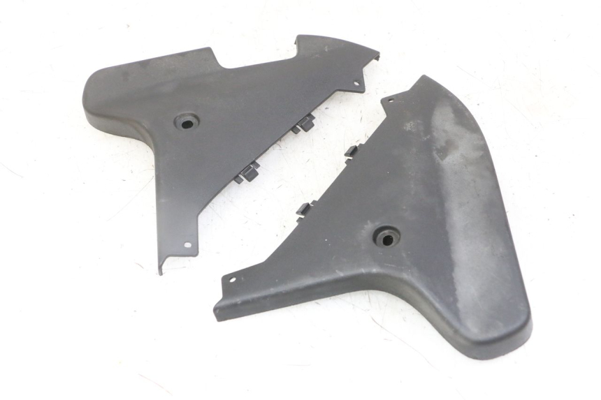 photo de VERKLEIDUNG HINTEN MITTE UNTER GILERA NEXUS 125 (2009 - 2013)