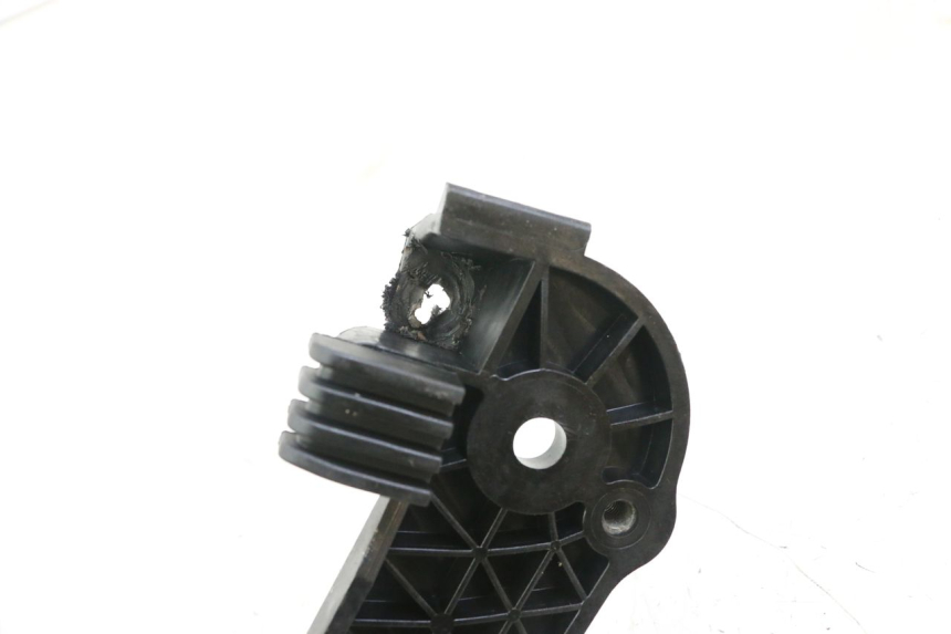 photo de VERKLEIDUNG HINTEN MITTE UNTER MBK OVETTO 4T 50 (2008 - 2016)