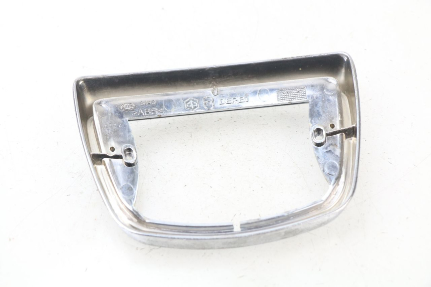 photo de VERKLEIDUNG HINTEN MITTE UNTER PIAGGIO VESPA LX 2T 50 (2005 - 2013)