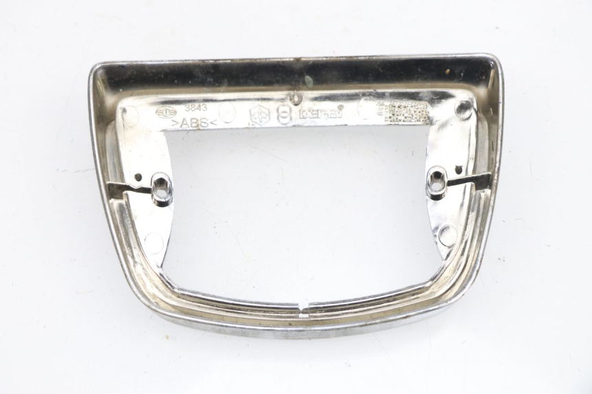 photo de VERKLEIDUNG HINTEN MITTE UNTER PIAGGIO VESPA LX 4T 50 (2005 - 2010)
