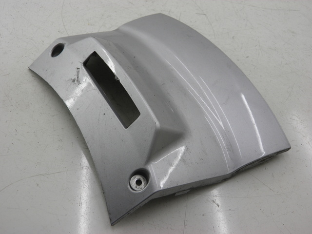 photo de VERKLEIDUNG HINTEN MITTE UNTER PIAGGIO X8 STREET 125 (2006 - 2007)