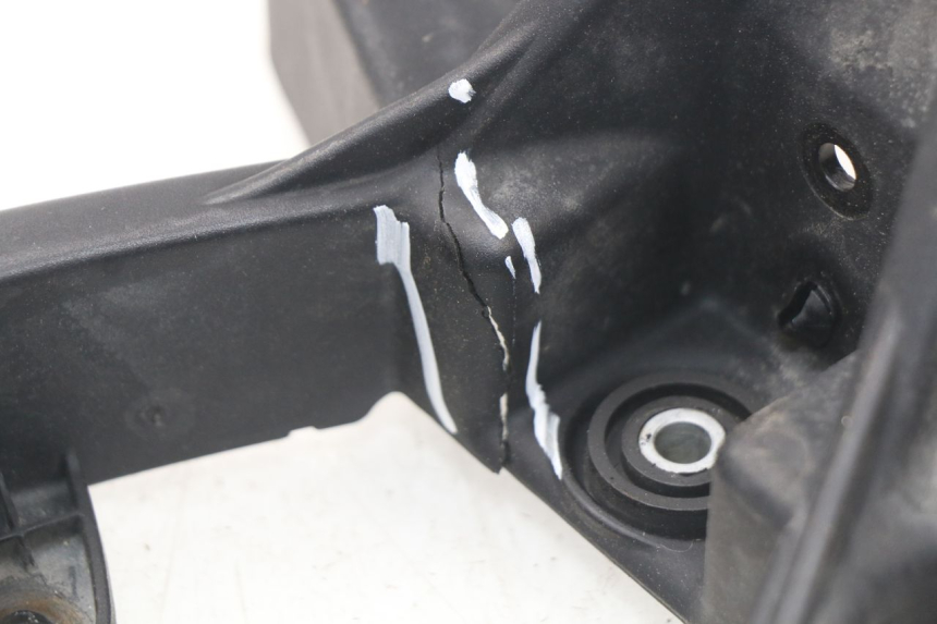 photo de VERKLEIDUNG HINTEN MITTE UNTER BMW R GS 1200 (2005 - 2007)