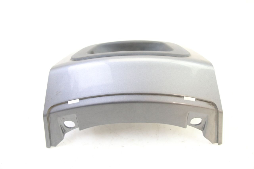 photo de VERKLEIDUNG HINTEN MITTE UNTER PEUGEOT SATELIS 250 (2006 - 2012)